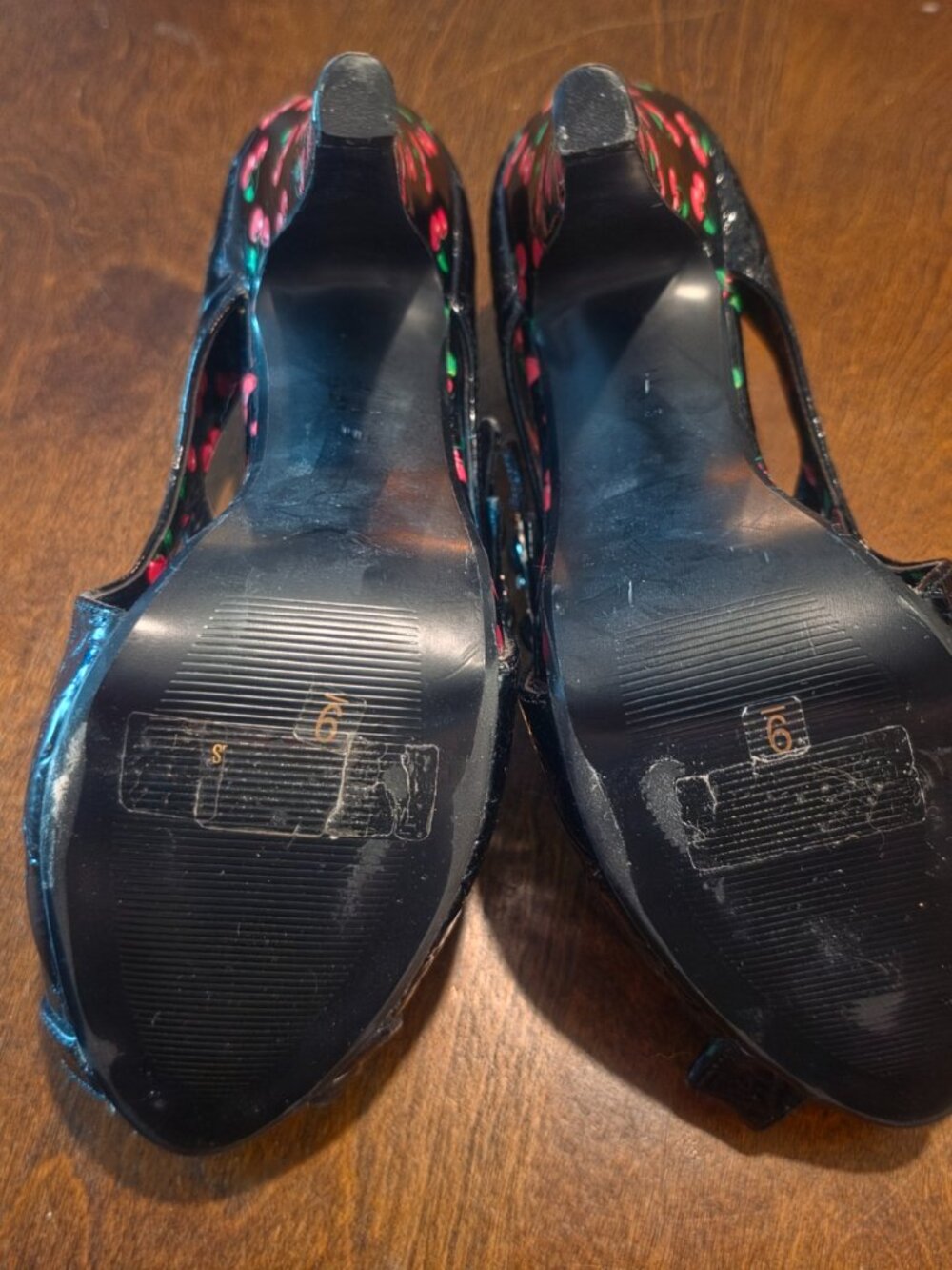 Pin‑Up Couture Black Croc Peep‑Toe Heels — Cherry Lining — Double Buckle Straps - Picture 4 of 4